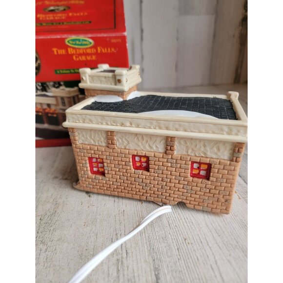 A wonderful Life Bedford falls Garage Vintage village accessory xmas - Picture 5 of 7